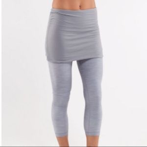 Lululemon athletica Yin to You capri leg Size 4